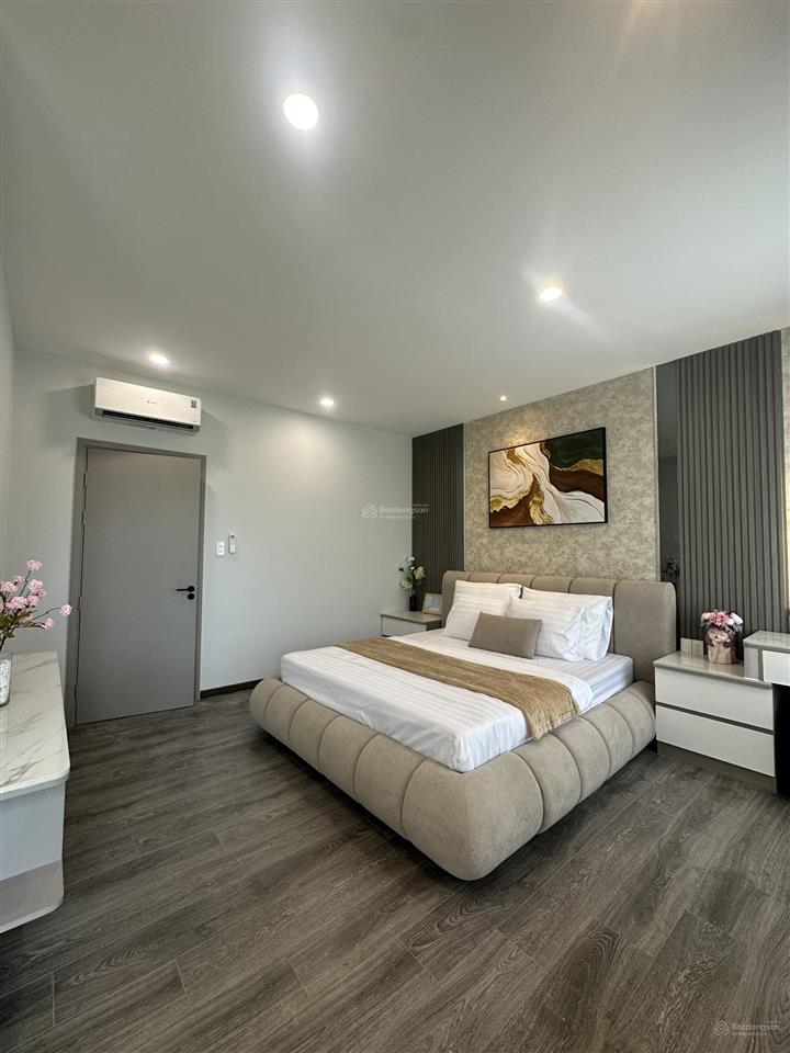 Cho thuê nhà verosa, nhà mới đẹp, dt 6x17, giá 45tr, bao phí ql, trục đường to.
