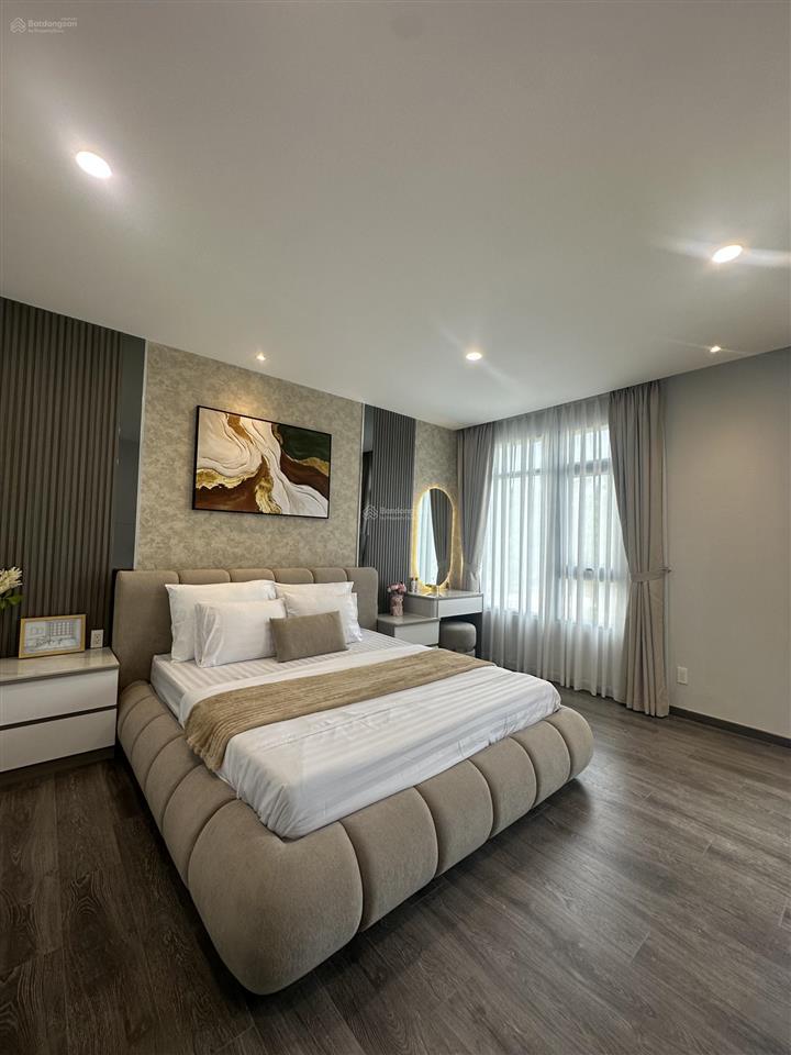 Cho thuê nhà verosa, nhà mới đẹp, dt 6x17, giá 45tr, bao phí ql, trục đường to.