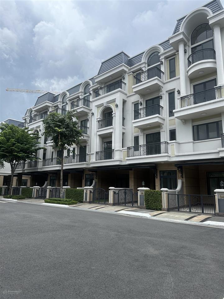Bán căn gốc classia dt 10x20.2 thiết kế 4 lầu gốc view cv giá tốt giá 28.9 tỷ hàng hiếm.