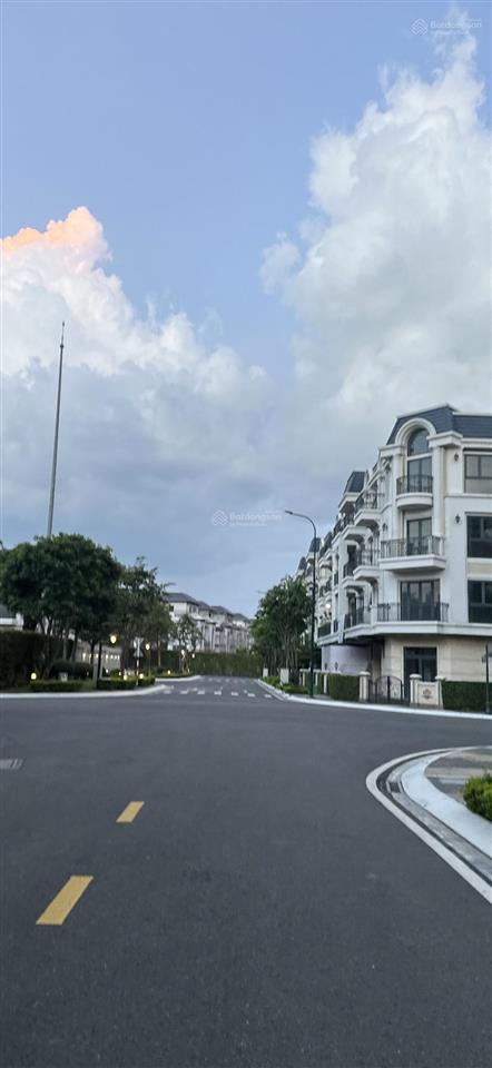 Bán căn gốc classia dt 10x20.2 thiết kế 4 lầu gốc view cv giá tốt giá 28.9 tỷ hàng hiếm.