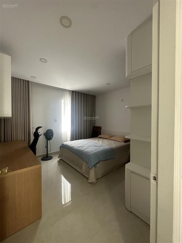Cho thuê căn villa park nhà mới, dt 8x20m full nt, giá 40tr/tháng. thiết kế 4  5pn, xem nhà 24/7