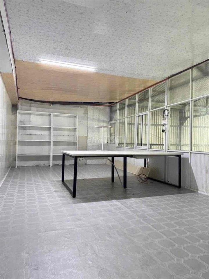 Cho thuê xưởng 12m x 30m.Đường xe continer rao vào Lê Thị Riêng.Q12
