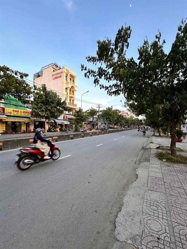 cho thuê nhà 3 tầng 4x15m.Mặt Tiền Đường Lê Thị Riêng.P Thới An.Q12