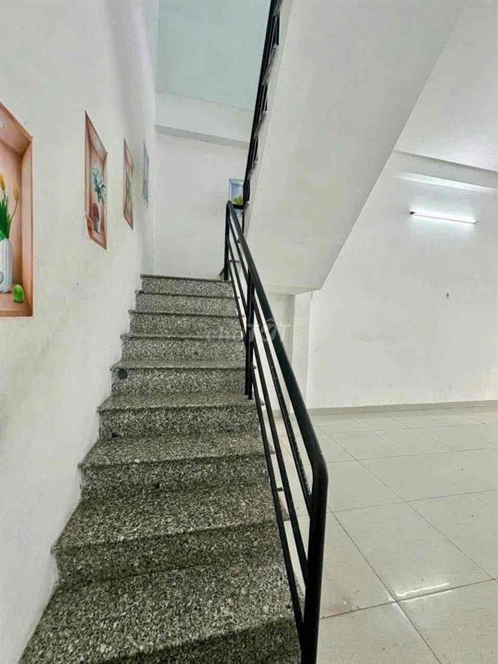 Cho thuê Nhà 4x20m.Xây 2 Tầng .Mặt Tiền Đường Lê Thị Riêng.P. Thới An