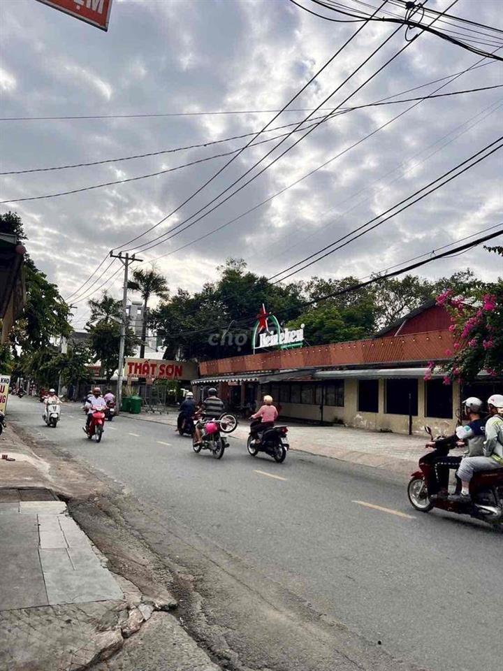 Bán Nhà vị trí siêu Đẹp Ngay trường học .4x13m.xây 2 Tầng hẻm 7m thông