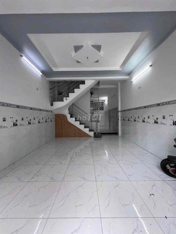 Bán Nhà vị trí siêu Đẹp Ngay trường học .4x13m.xây 2 Tầng hẻm 7m thông