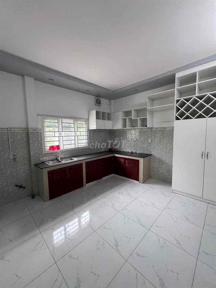 Bán Nhà vị trí siêu Đẹp Ngay trường học .4x13m.xây 2 Tầng hẻm 7m thông