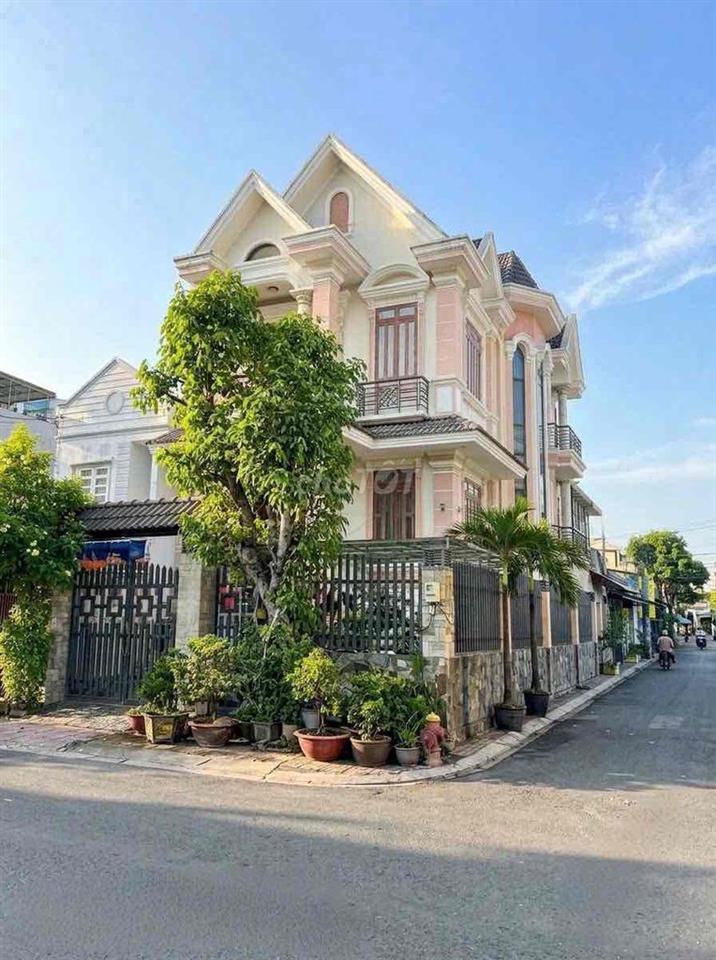 Cho thuê Biệt thự Đẹp 3 Tầng Góc 2 Mặt Tiền Gần chợ .P .Hiệp Thành.Q12