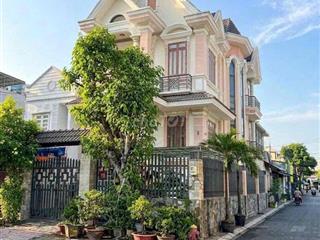 Cho thuê Biệt thự Đẹp 3 Tầng Góc 2 Mặt Tiền Gần chợ .P .Hiệp Thành.Q12
