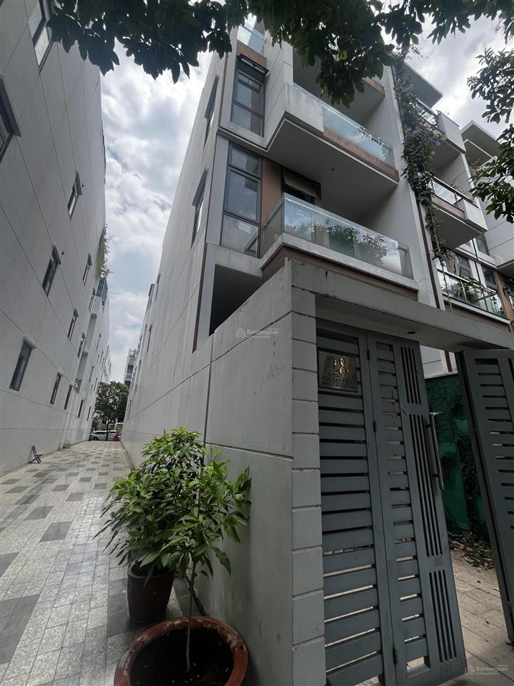 Nhà liền kề shophouse 5x20m, hầm + 4 lầu. đường lớn 16m sổ hồng, đang cho thuê 38tr/th có thang máy