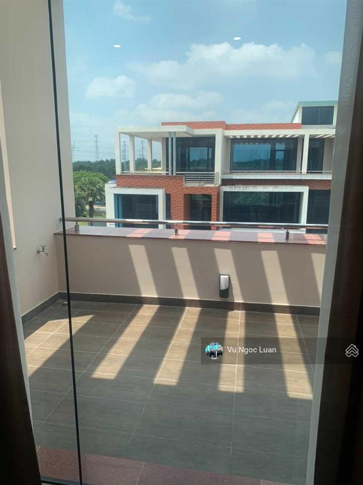 Biệt thự có hầm xe riêng đẳng cấp, biệt thự galleria 10x24,5m, giá 26 tỷ hoàn thiện 0901 319 ***