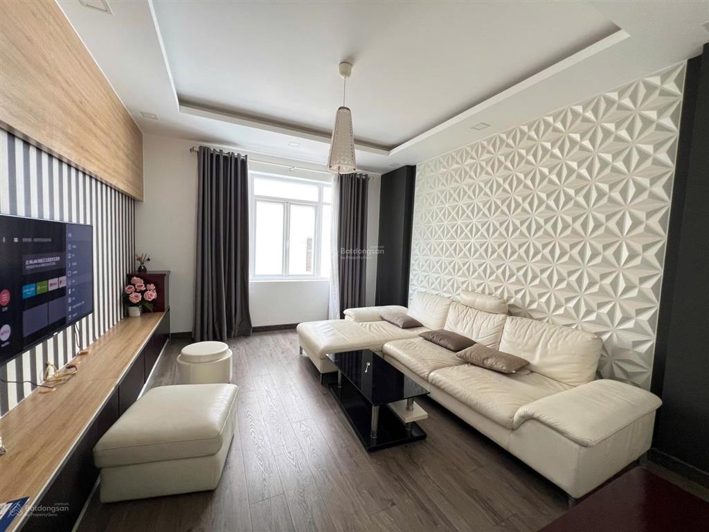 Cho thuê biệt thự 3 lầu sân thượng nội thất đầy đủ ở và văn phòng cty dài hạn