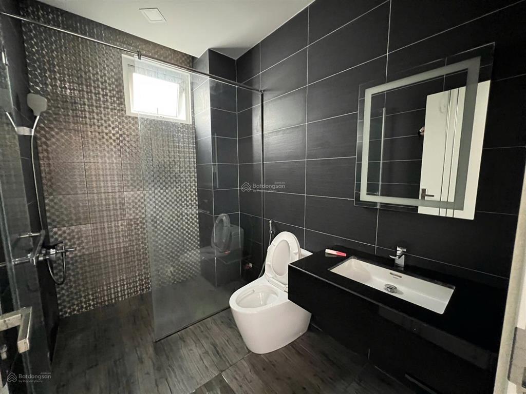 Cho thuê biệt thự 3 lầu sân thượng nội thất đầy đủ ở và văn phòng cty dài hạn