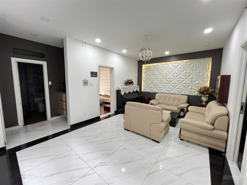 Cho thuê biệt thự 3 lầu sân thượng nội thất đầy đủ ở và văn phòng cty dài hạn