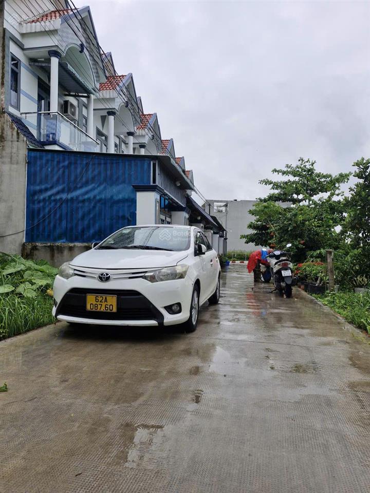 Bán lô đất đẹp 100m vuông thị trấn cần giuộc, cách chợ chỉ 700m, ô tô vào tận nơi