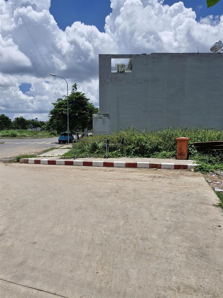 Bán lô đất đẹp 100m vuông thị trấn cần giuộc, cách chợ chỉ 700m, ô tô vào tận nơi