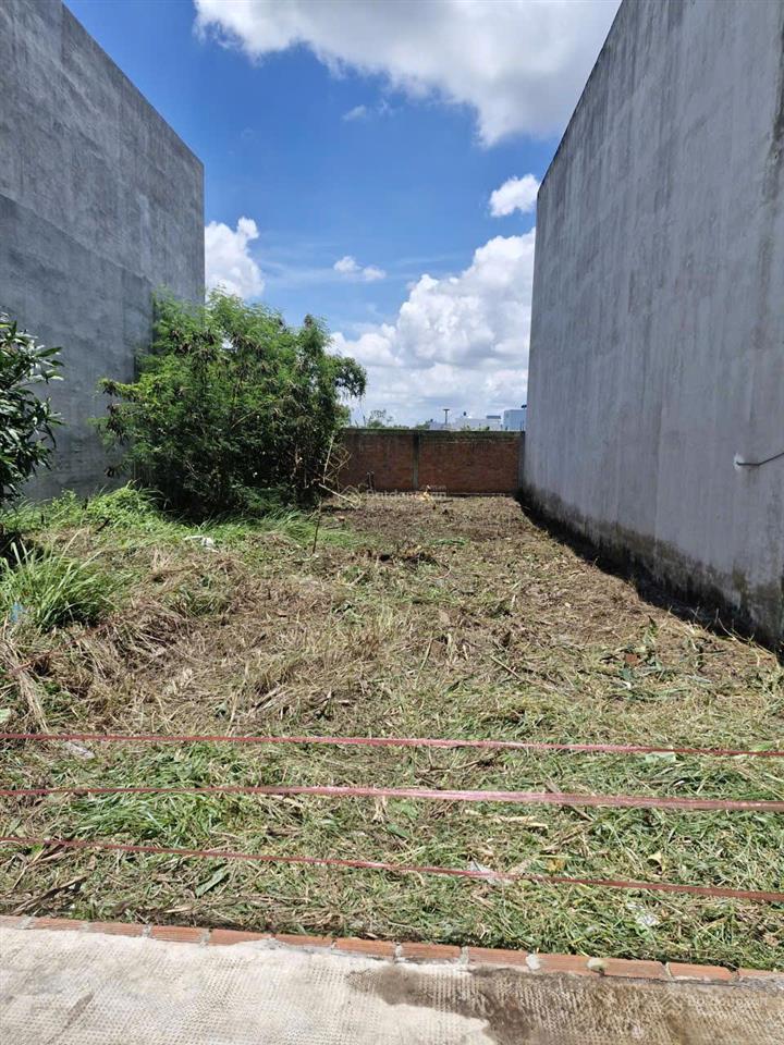 Bán lô đất đẹp 100m vuông thị trấn cần giuộc, cách chợ chỉ 700m, ô tô vào tận nơi