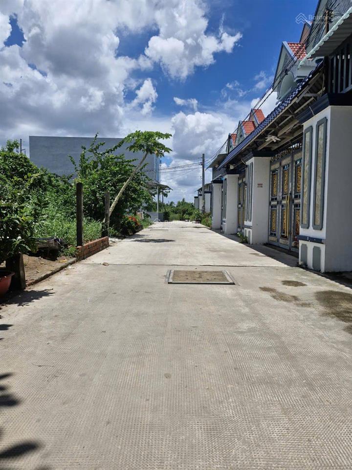 Bán lô đất đẹp 100m vuông thị trấn cần giuộc, cách chợ chỉ 700m, ô tô vào tận nơi
