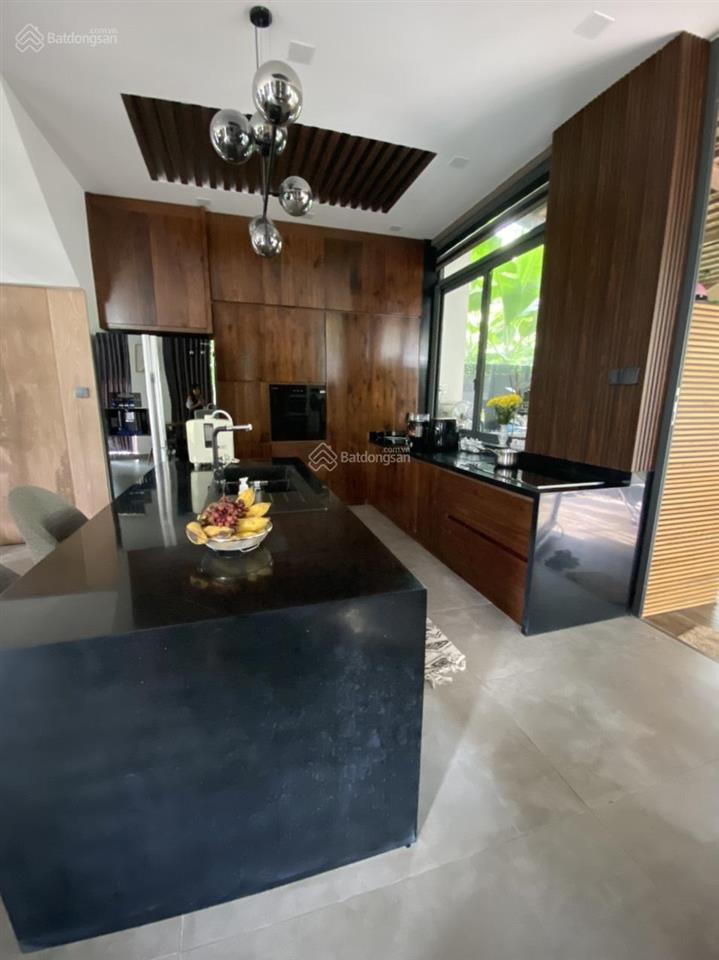 Chính chủ bán căn biệt thự song lập mỹ kim, phú mỹ hưng, quận 7. dt đất 9,5* 19m,  0919 582 ***
