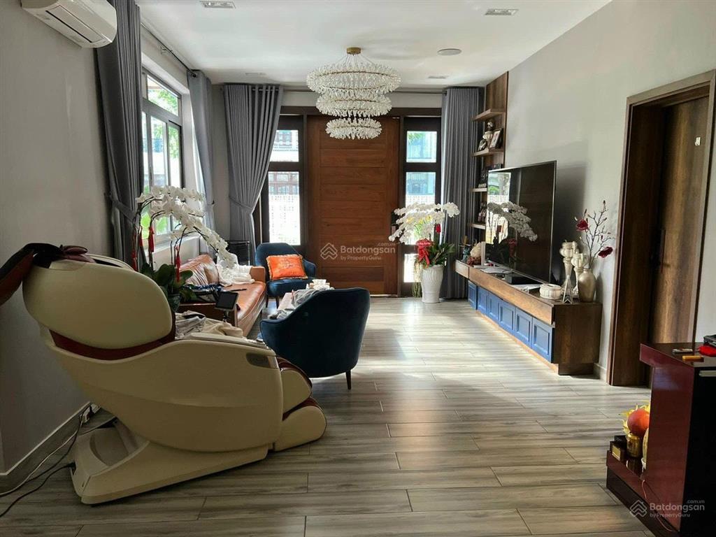 Cần tiền bán gấp căn biệt thự chuẩn resort 5 sao tại gia ngay giữa lòng đô thị phú mỹ hưng, q7