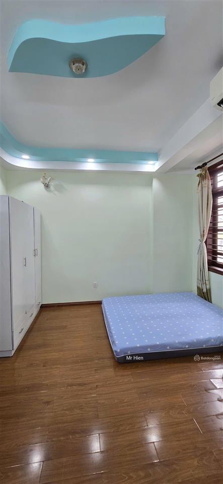 Cho thuê phòng giá rẻ, sạch đẹp, an ninh, gần trường đại học marketing, quận 7.  0987 899 ***