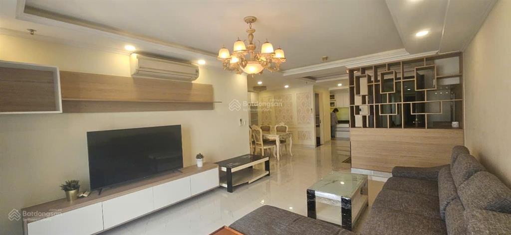 Căn hộ cosmo city 121m², gần đủ nội thất, căn góc, giá thuê 14tr5/tháng.  0909 448 *** hiền