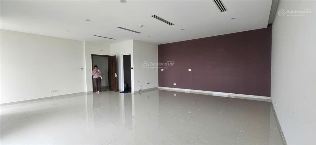 Văn phòng golden king pmh 58m² có sẵn máy lạnh âm trần.  0909 448 *** ms hiền