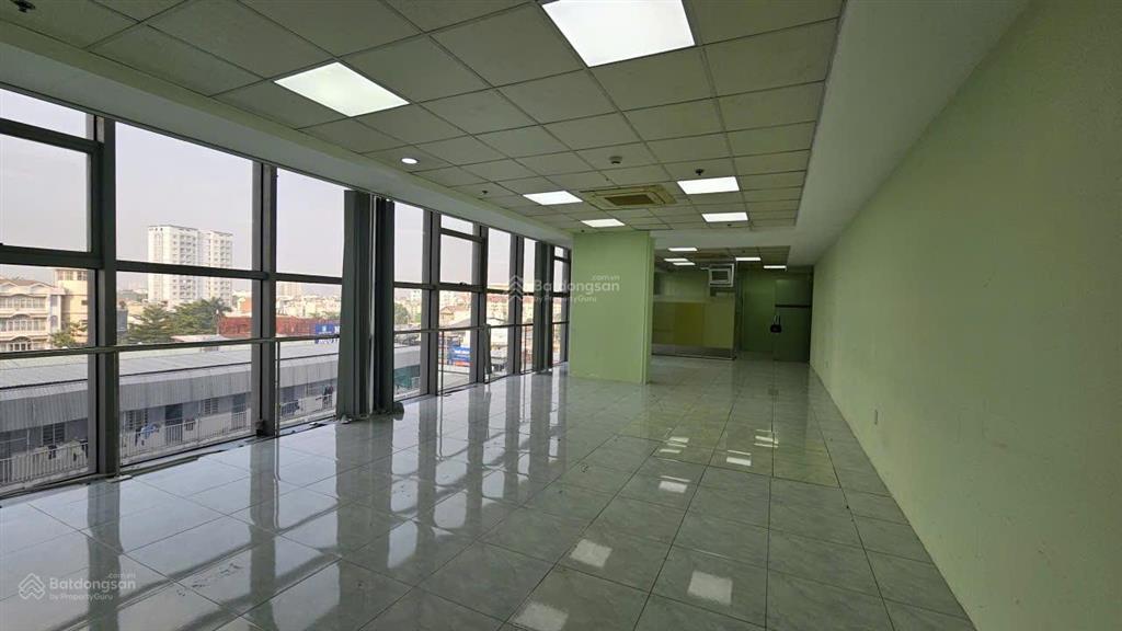 Văn phòng luxcity 528 huỳnh tấn phát 126m2 giá 18tr/tháng căn góc.  0909 448 *** thu hiền