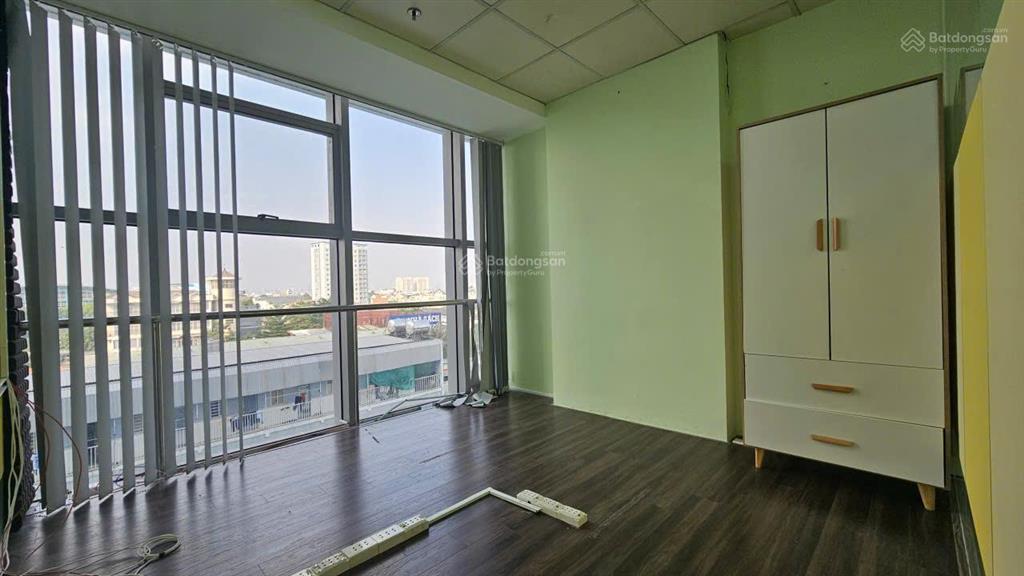 Văn phòng luxcity 528 huỳnh tấn phát 126m2 giá 18tr/tháng căn góc.  0909 448 *** thu hiền