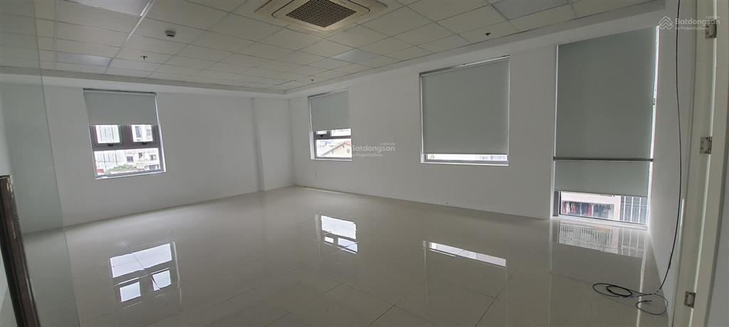 Văn phòng luxcity huỳnh tấn phát q7 có sẵn máy lạnh âm trần 44m2 căn góc.  0909 448 *** thu hiền