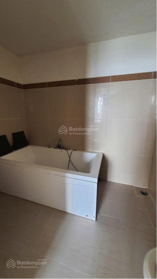 Căn hộ eratown 161m2 4pn 4wc gần đủ nội thất, nhà mới đẹp giá 13tr.  0909 448 *** thu hiền