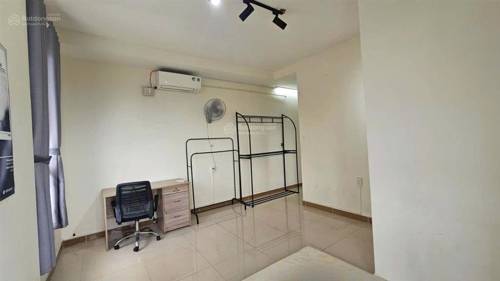 Căn hộ eratown 161m2 4pn 4wc gần đủ nội thất, nhà mới đẹp giá 13tr.  0909 448 *** thu hiền