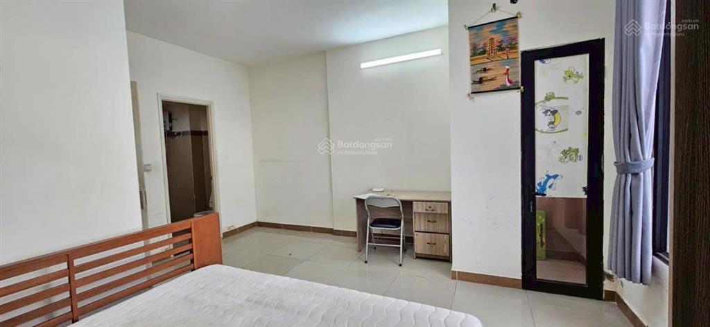 Căn hộ eratown đức khải 161m2 có nội thất giá thuê 14tr còn thương lượng. 0909 448 *** thu hiền