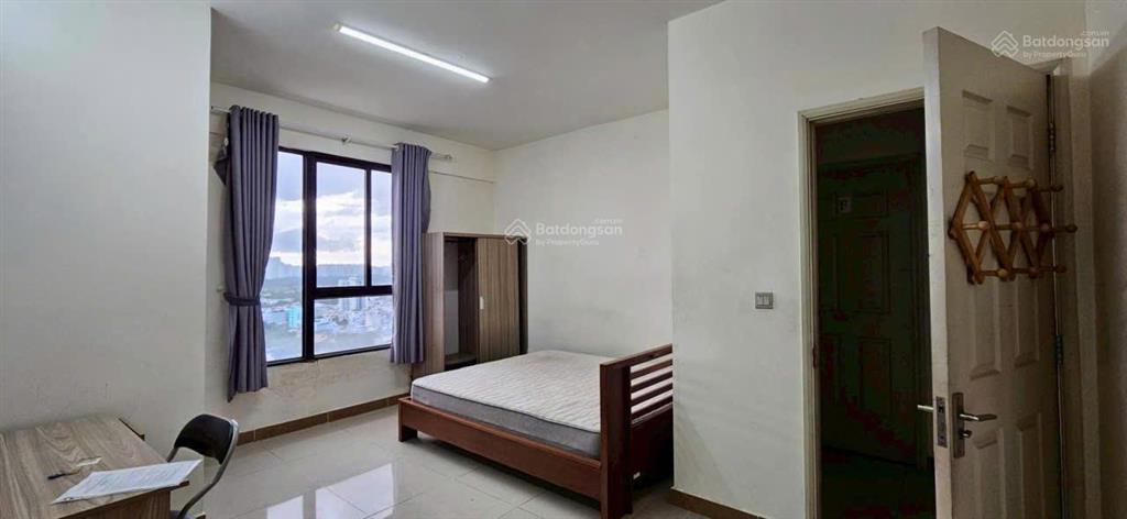 Căn hộ eratown đức khải 161m2 có nội thất giá thuê 14tr còn thương lượng. 0909 448 *** thu hiền