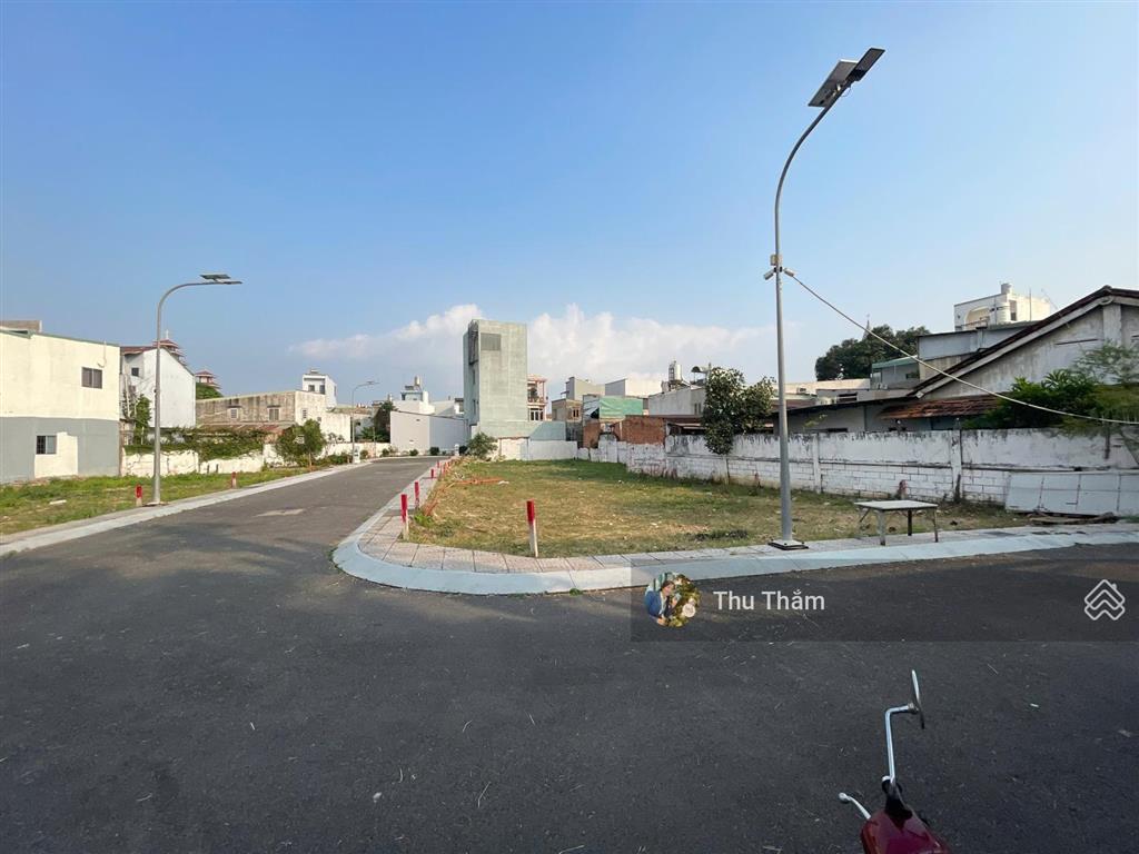 Bán đất nền dự án hoàng gia luxury ii, 80m2, giá 8,7 tỷ, sổ hồng riêng  0908 155 ***