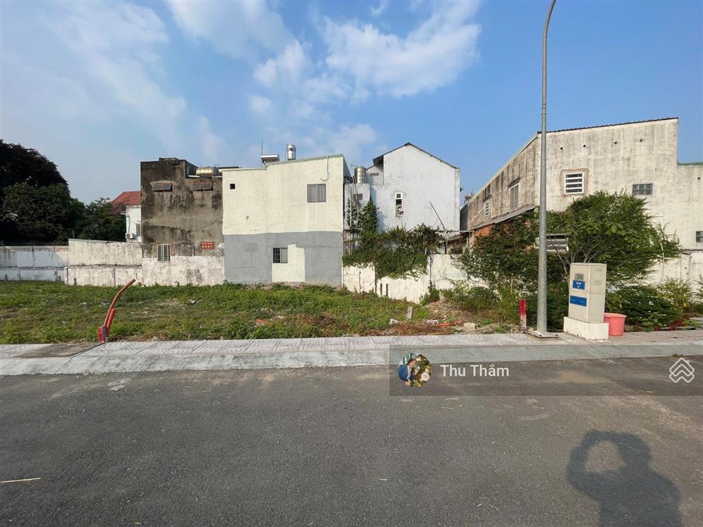 Bán đất nền dự án hoàng gia luxury ii, 80m2, giá 8,7 tỷ, sổ hồng riêng  0908 155 ***