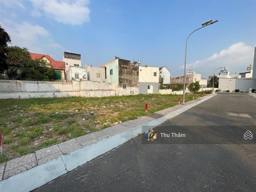 Bán đất nền dự án hoàng gia luxury ii, 80m2, giá 8,7 tỷ, sổ hồng riêng  0908 155 ***