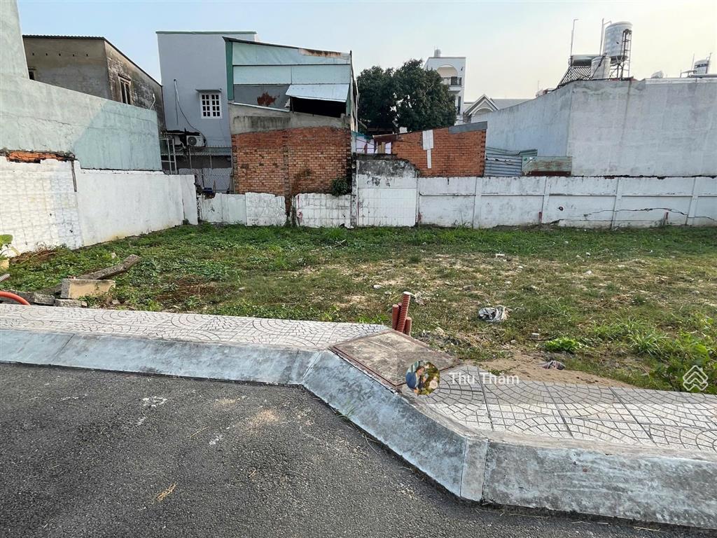 Bán đất nền dự án hoàng gia luxury ii, 80m2, giá 8,7 tỷ, sổ hồng riêng  0908 155 ***