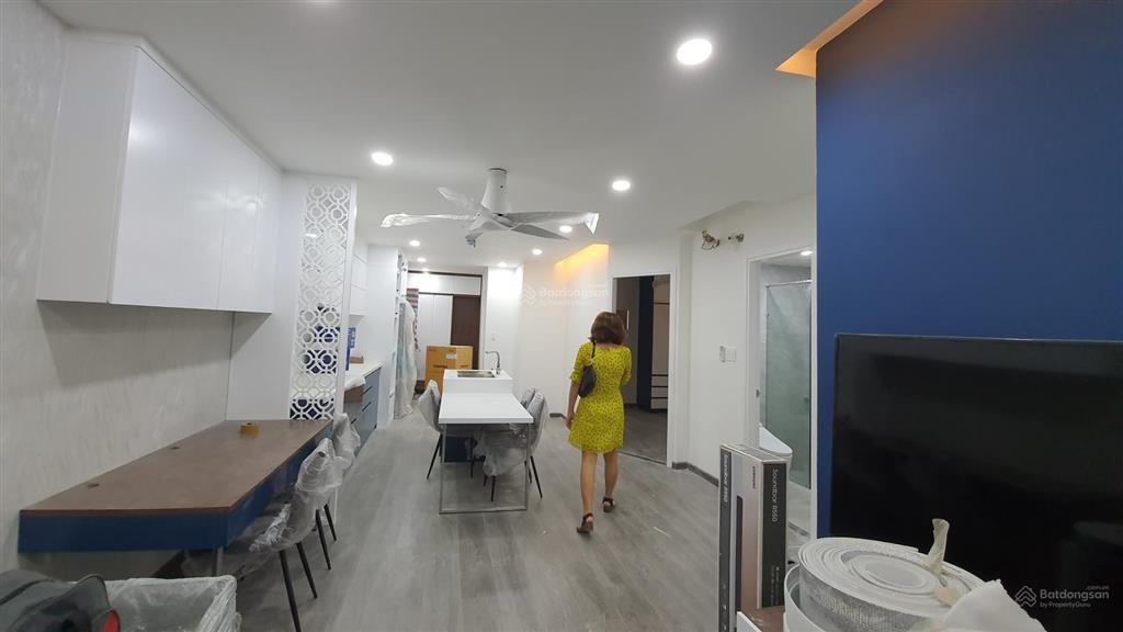 Bán căn hộ 2 phòng ngủ, full nội thất nhà mới đẹp, 89m2, giá 8 tỷ,  0908 155 ***