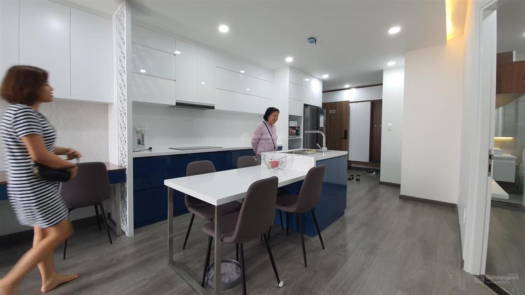 Bán căn hộ 2 phòng ngủ, full nội thất nhà mới đẹp, 89m2, giá 8 tỷ,  0908 155 ***