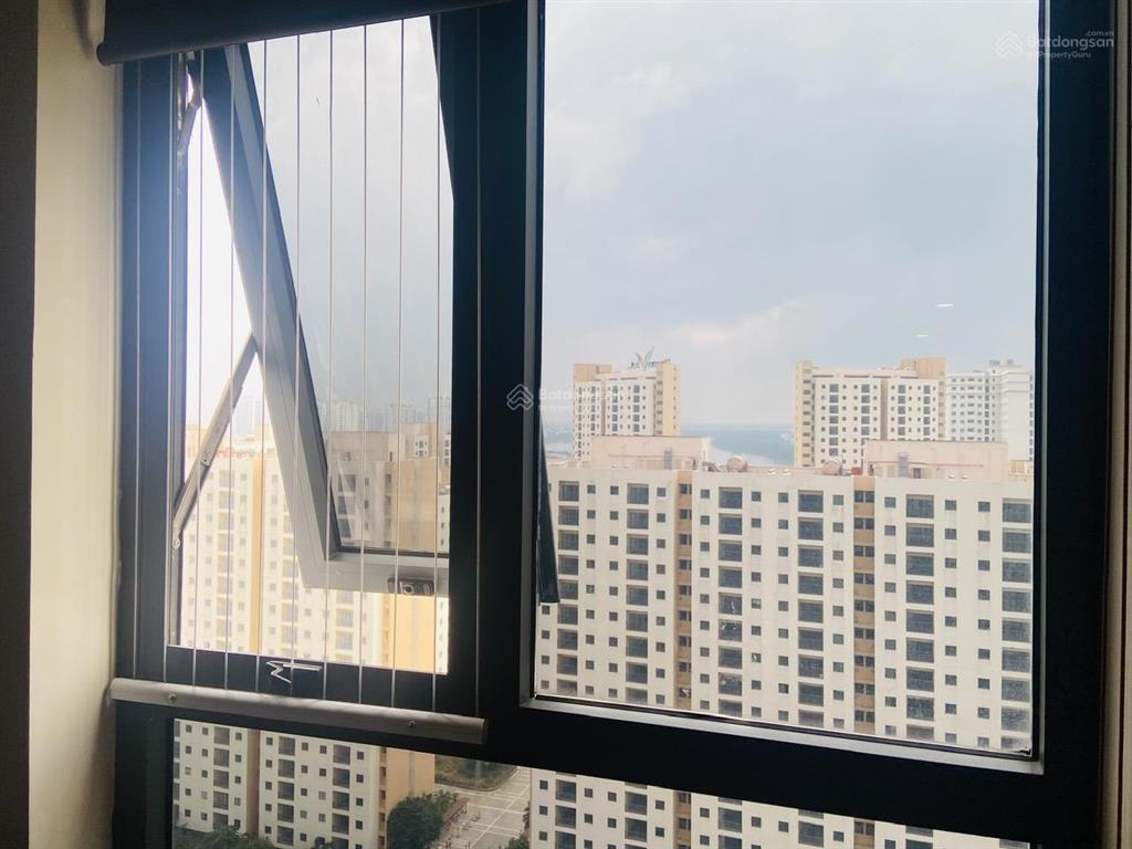 Bán căn hộ 3 phòng ngủ de capella, nhà full nội thất, đã có sổ hồng, view bitexco, landmark !