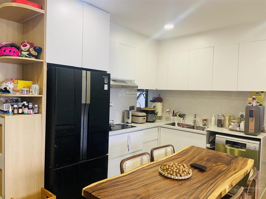 Bán căn hộ 3 phòng ngủ de capella, nhà full nội thất, đã có sổ hồng, view bitexco, landmark !