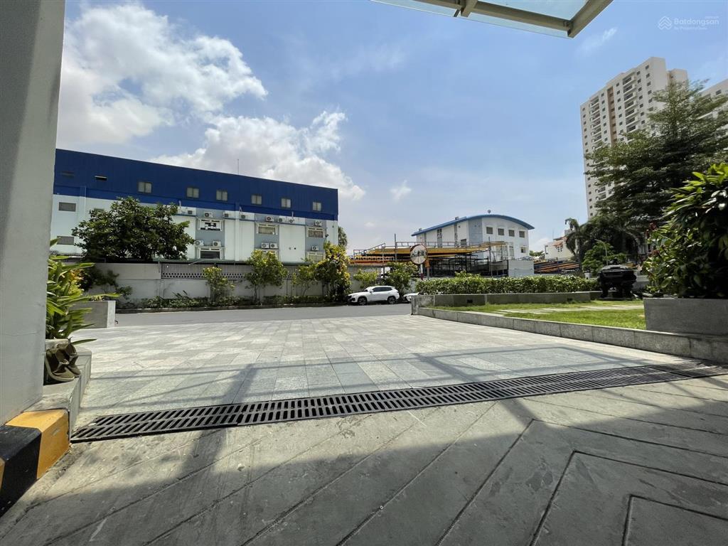 Bán căn hộ 3pn, 95m2 full nội thất, đã có sổ hồng  0908 155 ***