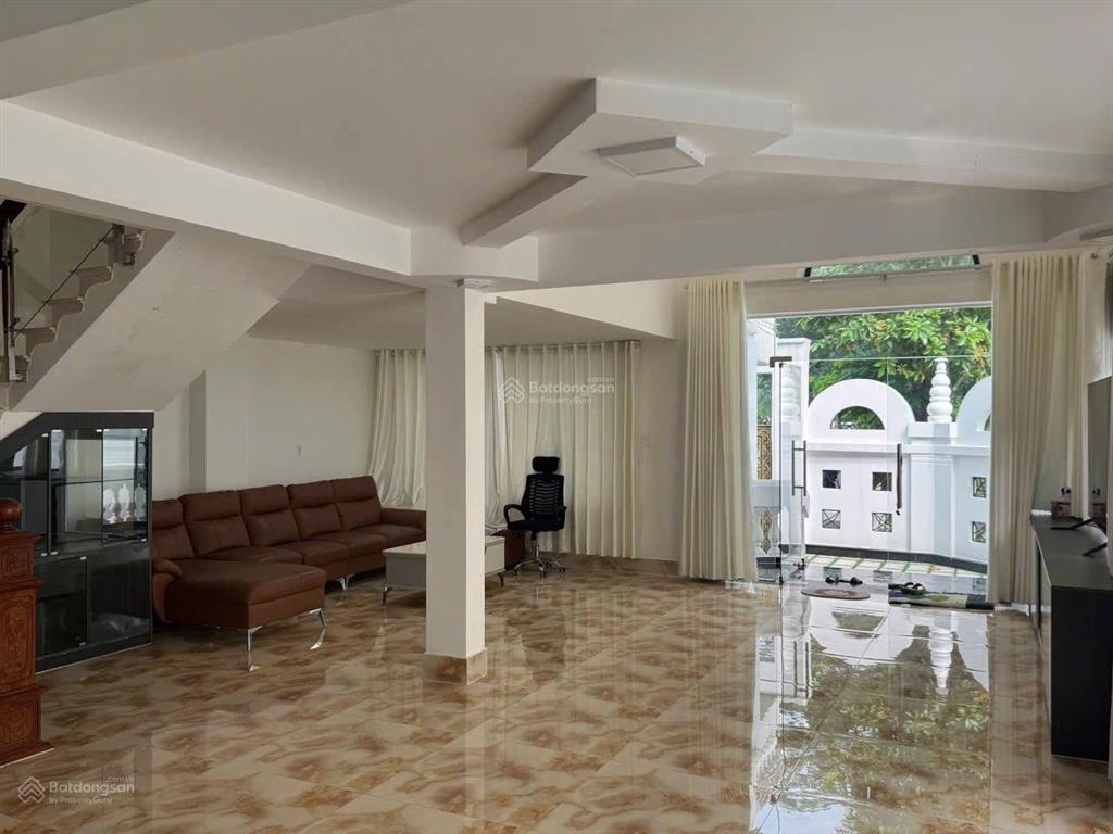 Bán biệt thự kdc 13e làng việt kiều, xã bình hưng, hồ chí minh, 203m2, căn góc!  0908 155 ***