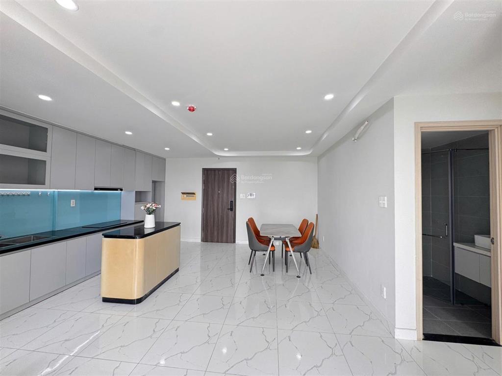 Bán căn hộ lavida plus đường nguyễn văn linh, phường tân hưng, quận 7, 96m2, full nội thất, 6,4 tỷ.
