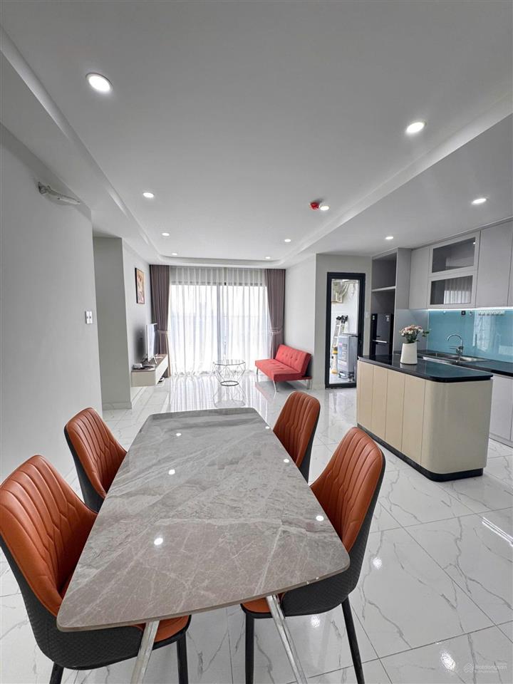 Bán căn hộ lavida plus đường nguyễn văn linh, phường tân hưng, quận 7, 96m2, full nội thất, 6,4 tỷ.