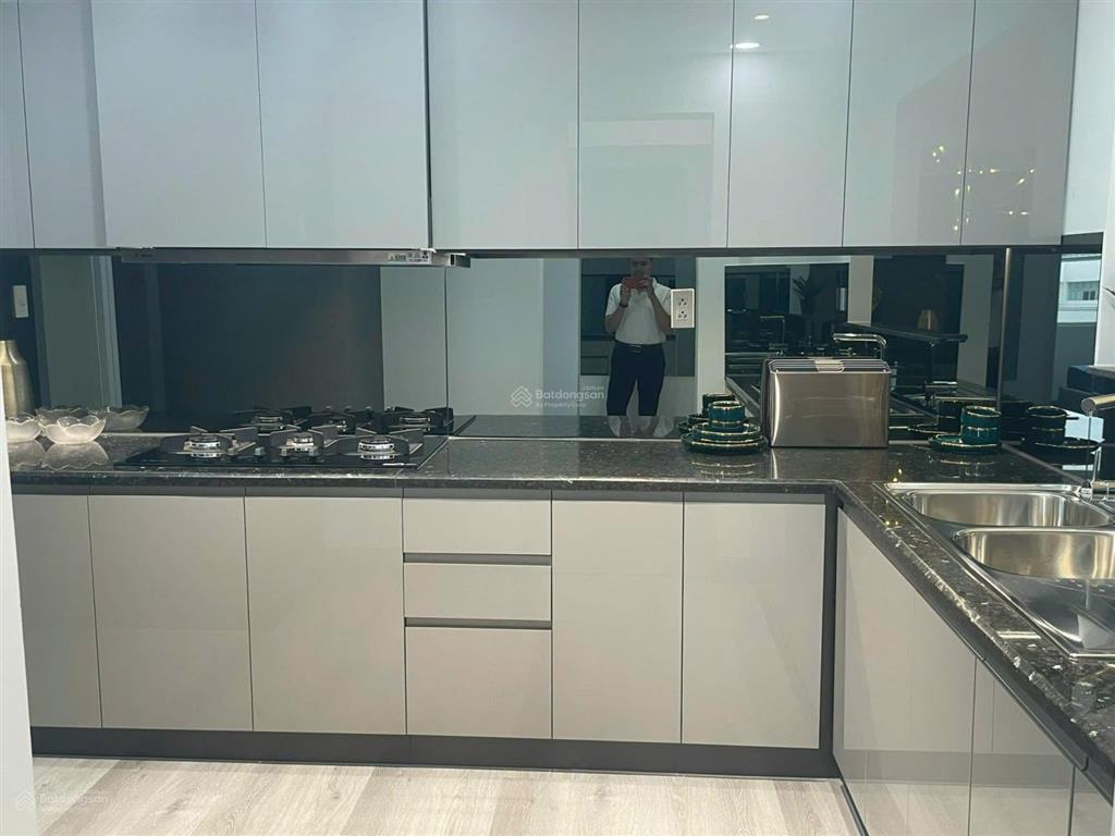 Cho thuê mỹ khánh 2 phú mỹ hưng q7  dt 118m2 giá 18 triệu / tháng  0918 622 ***