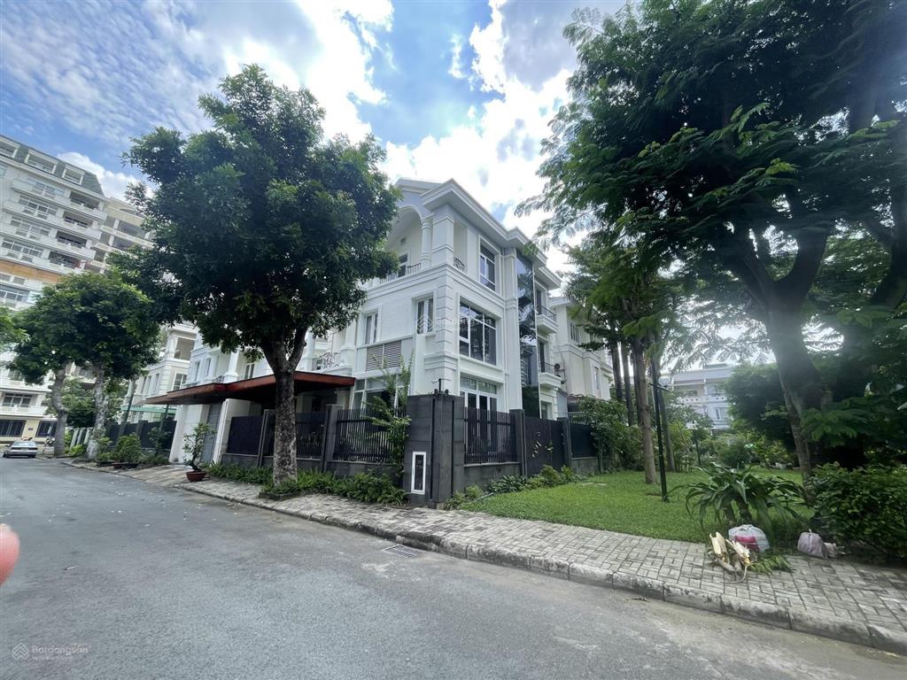 Bán gấp biệt thự 2 tầng, 6pn, 6vs, 496m² tại phú mỹ hưng, q7, 150 tỷ vnd