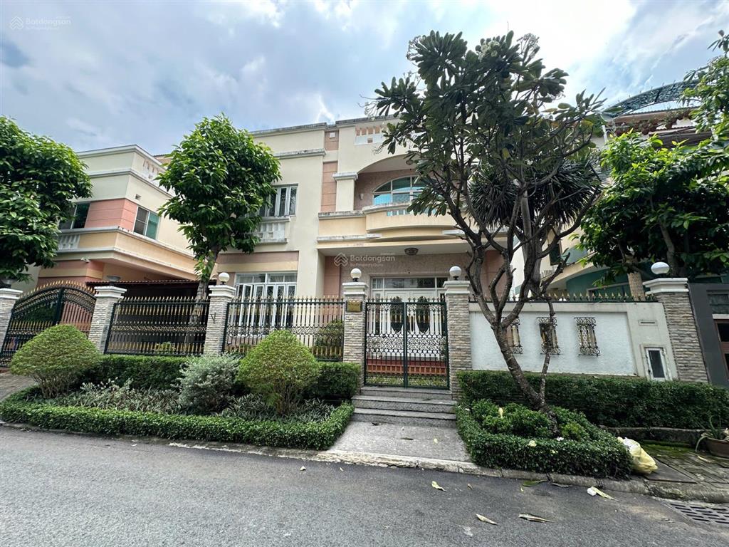 Bán bt tại lý long tường, q7, hcm, giá tốt, 270m2