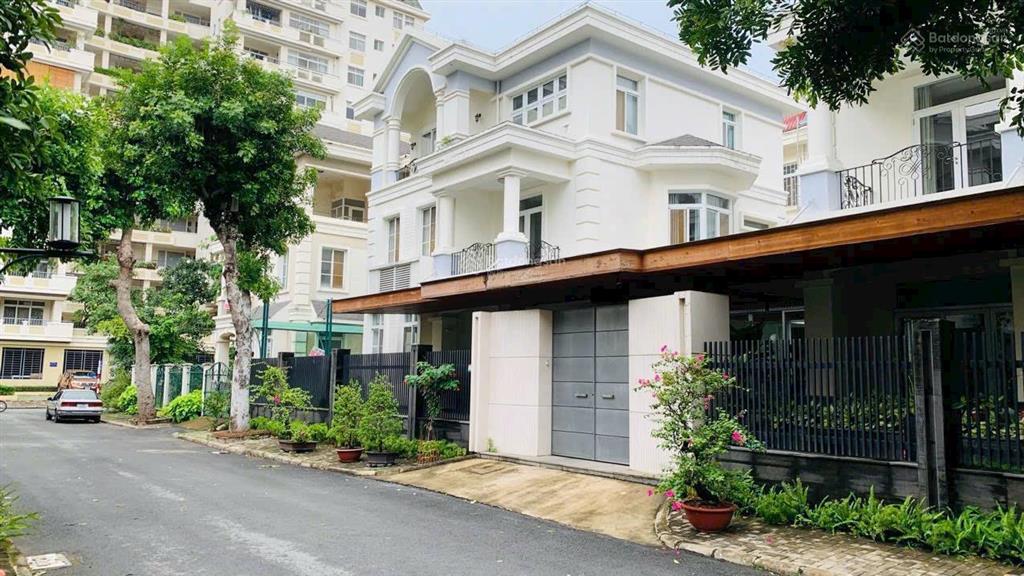 Bán gấp bt 2 tầng, 6pn, 6vs, 496m2 tại phú mỹ hưng, q7, 145 tỷ vnd
